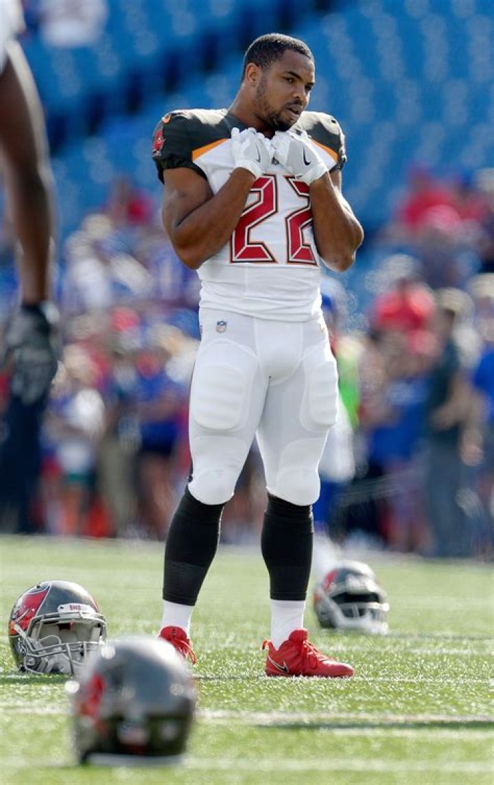 Meet Former NFL Star Ruvell Martin
