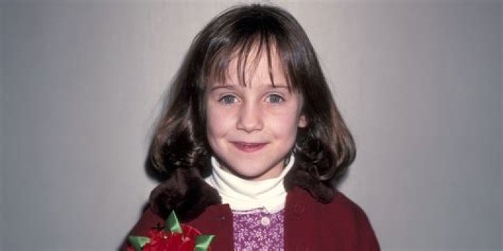 Meet star kid whose debut was superhit, then gave 14 flop films, quit acting forever, her massive net worth is...