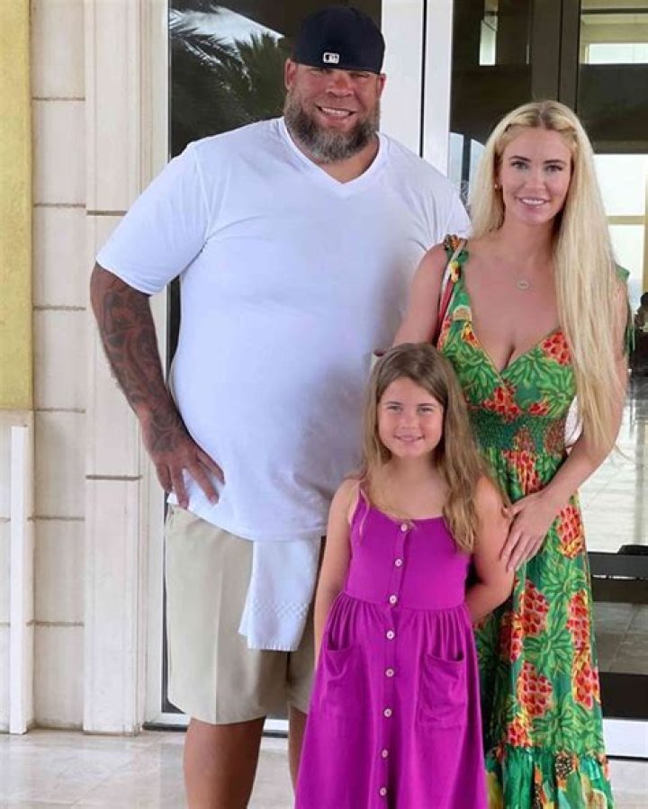 Mike Avery (FOX 17) Bio, Wiki, Age, Weight Loss, Parents, Wife, FOX News, Net Worth and Salary