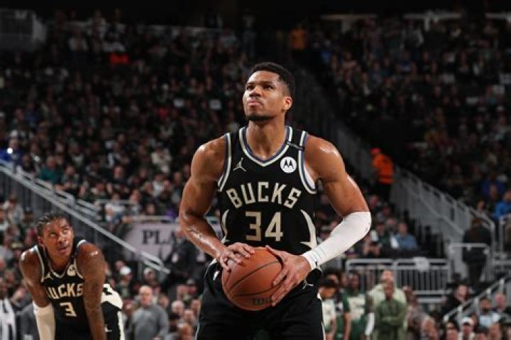 Milwaukee Bucks Injury Report: Will Giannis Antetokounmpo Play Against Memphis Grizzlies Tonight? Deets Inside