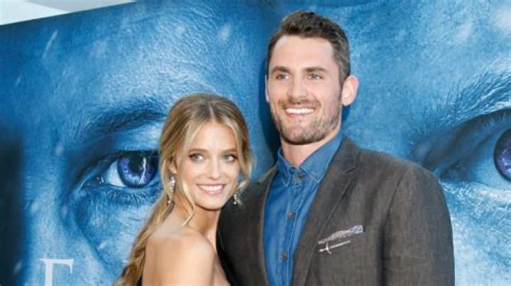 Model Kate Bock and Cleveland Cavalier Kevin Love are engaged