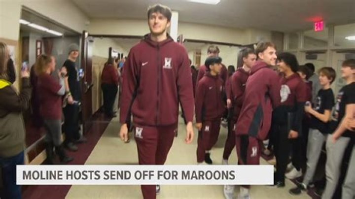 Moline boys win at home over Galesburg, 70-38
