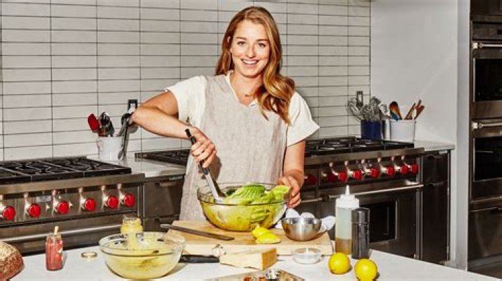 
Molly Baz, Bio, Husband, Networth, Cooking, birthday, and Food