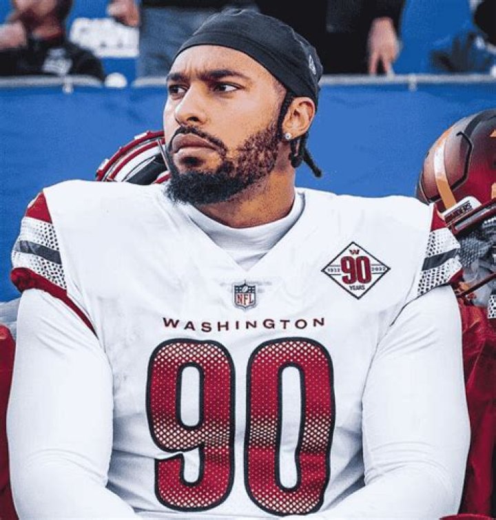 Montez Sweat Wife: Is He Married Or Single?