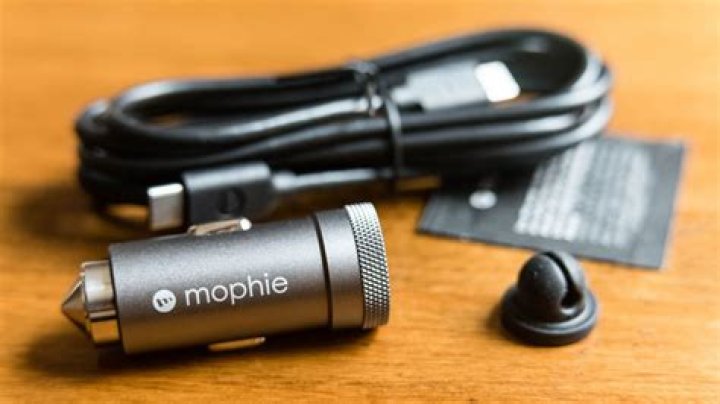Mophie Wireless Charging Vent Mount With MagSafe Review: Clean Look, Solid Performance