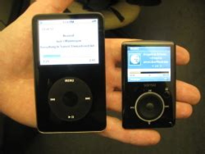 My 5G iPod vs. SanDisk Sansa Fuze: Part I