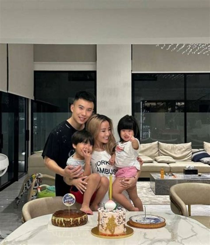 Naomi Neo Age, Height, Husband, Net worth, Children, Father, Wiki