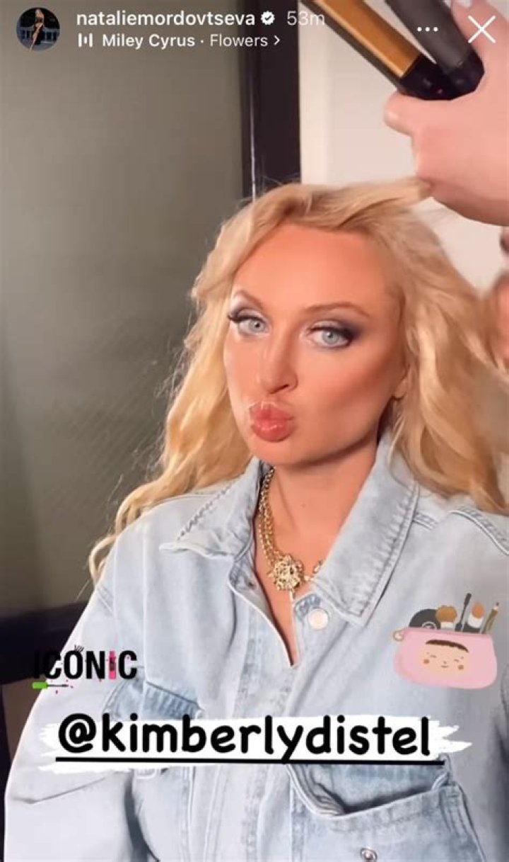 Natalie Mordovtseva calls herself ‘iconic’ while getting her hair done