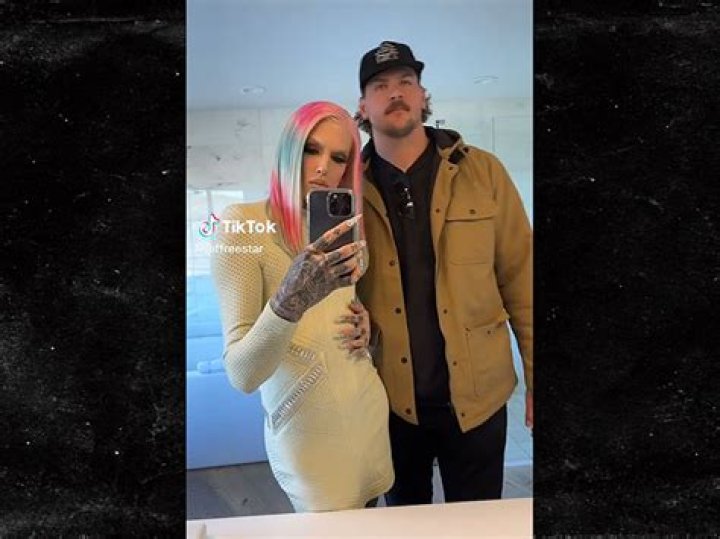 Nathan Schwandt, Jeffree Star Boyfriend | Age, Net worth, Instagram, Girlfriend, Brother and Height