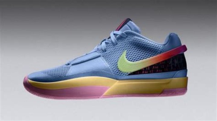 Nike to Re-Release LeBron James’ King's First Signature Shoe