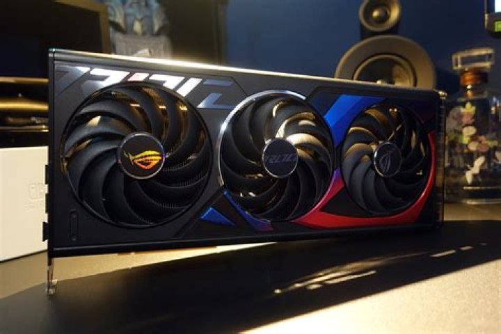 Nvidia RTX 4070 vs. AMD RX 6950 XT: a close call