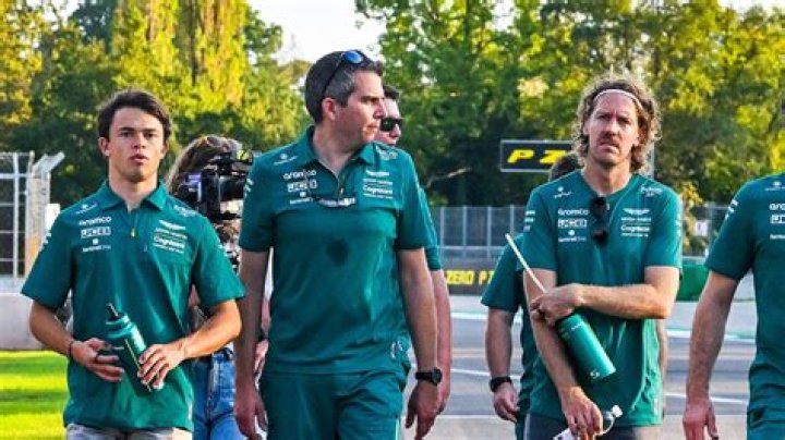 Nyck de Vries Net Worth [2022]: A Look Into The Career Earnings Of The F1 Racer!