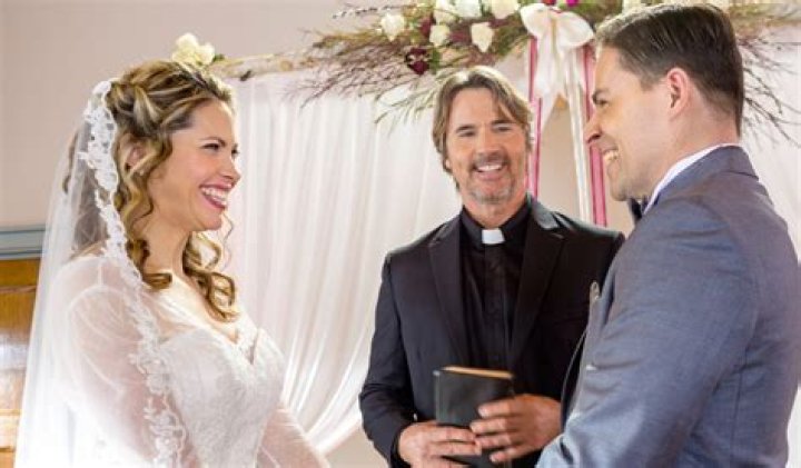 Pascale Hutton's Biography: husband, children, measurements