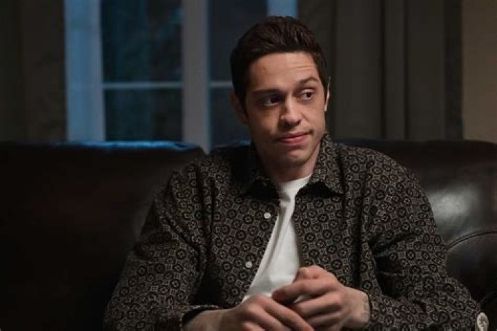 Pete Davidson Played A Horny Grinch On The Latest 'SNL'