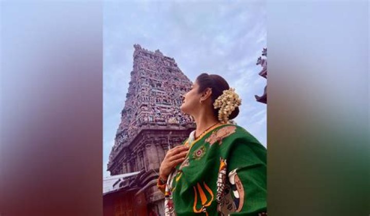 PICS: Raveena Tandon and daughter Rasha Thadani go spiritual; seek blessings at temples in Maharashtra