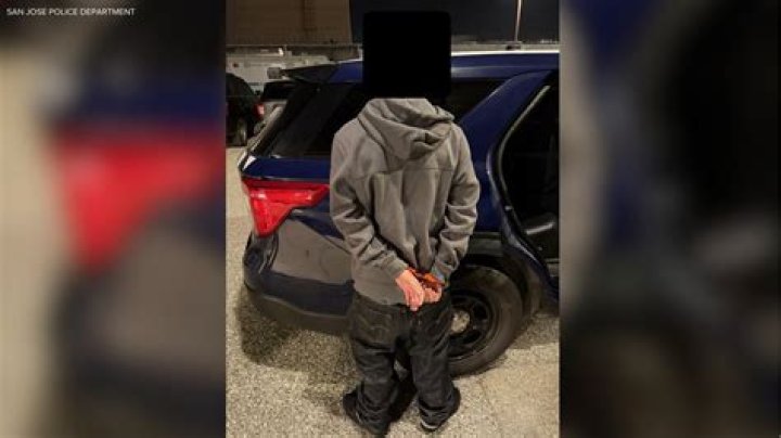 Police looking for king of prussia mall shooting suspect