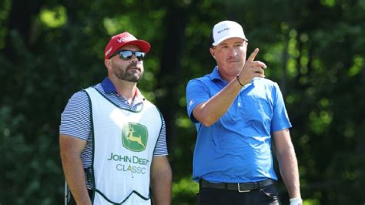 Pro golfer Jason Bohn develops a close relationship with local kids through the John Deere Classic