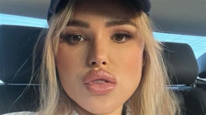 RHOBH alum Diana Jenkins shows off growing baby bump after realizing she can’t hide it anymore