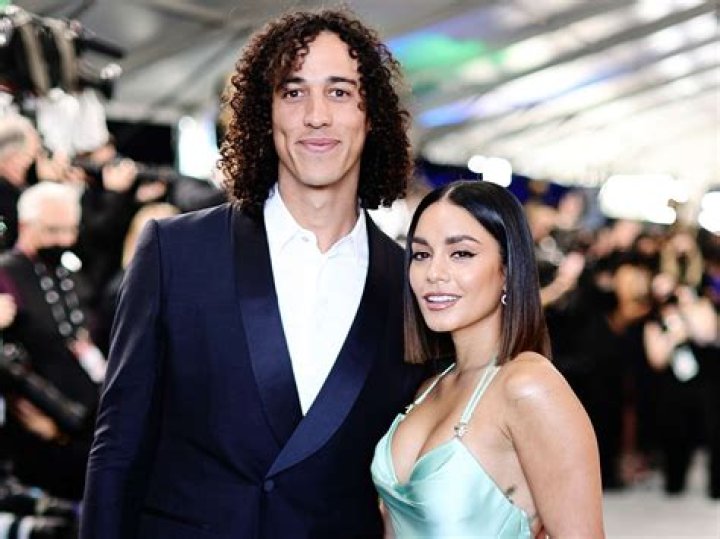 Rida Isfahani- Wiki, Age, Height, Net Worth, Husband, Ethnicity