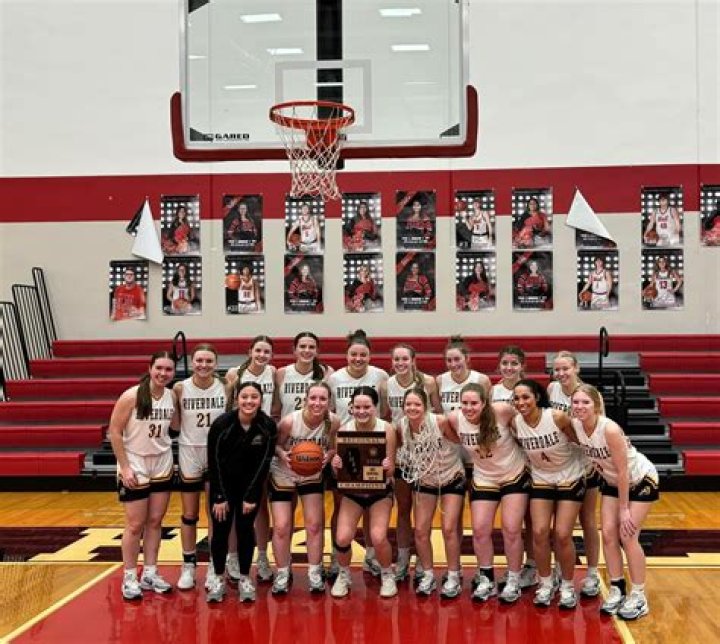 Riverdale Girls Basketball wins 41-36