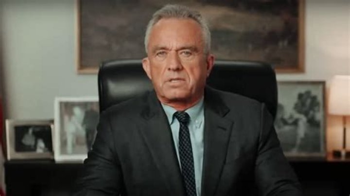 
Robert Gillette
Net Worth
