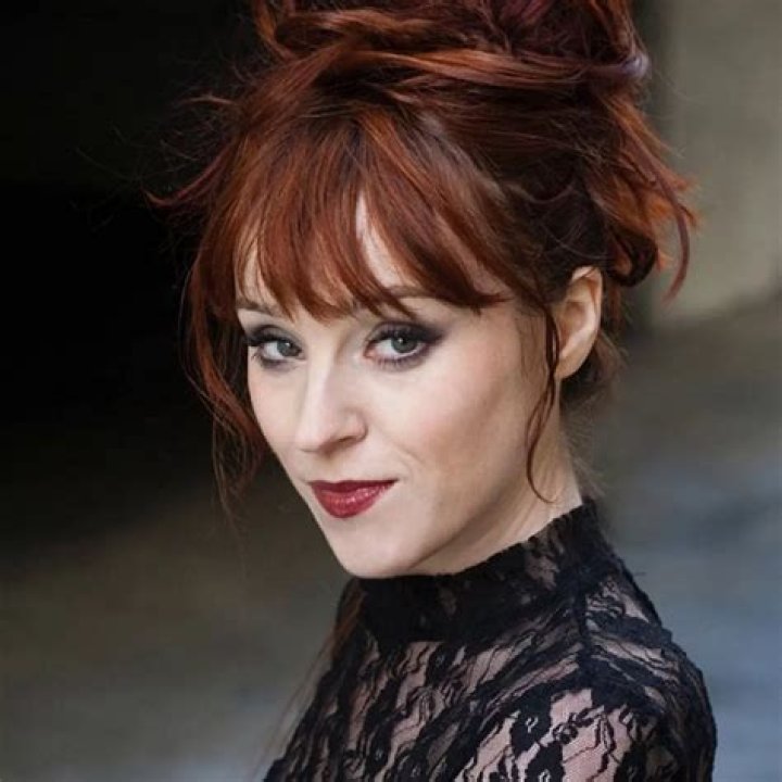 
Ruth Connell