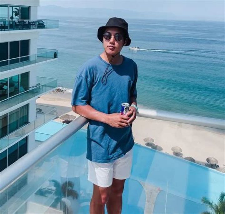 Ryan Twomey (TikTok Star) Wiki, Biography, Age, Girlfriend, Family, Facts, and Many More.