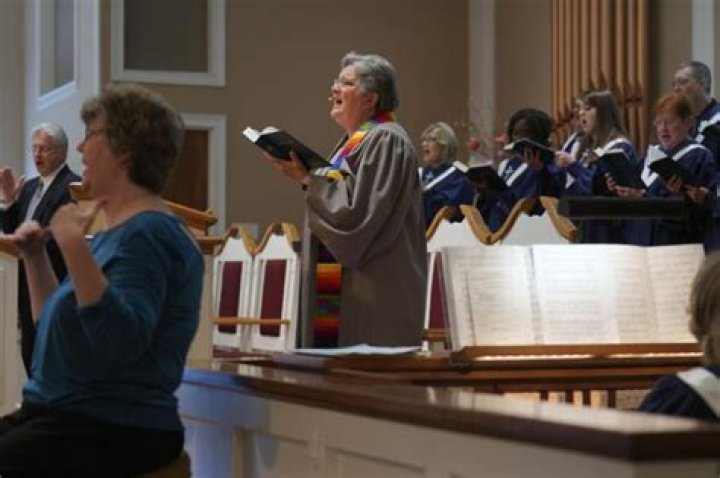 Saddleback Church doubles down on support for female pastors