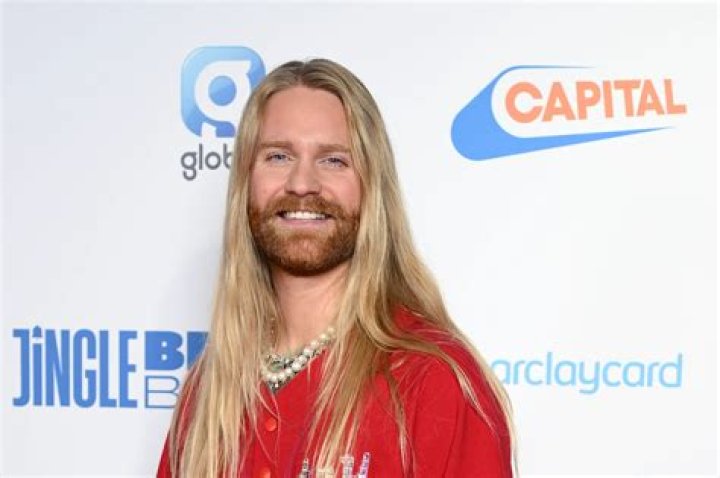 Sam Ryder forced to bin new video costing thousands in mysterious circumstances after dressing as 1970s star