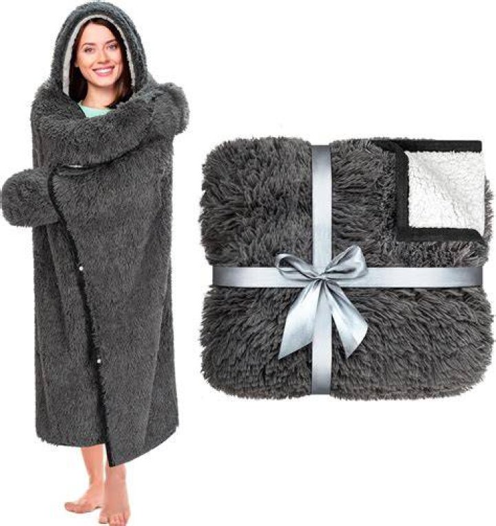 Save £18 off this Hooded sherpa blanket ahead of Black Friday