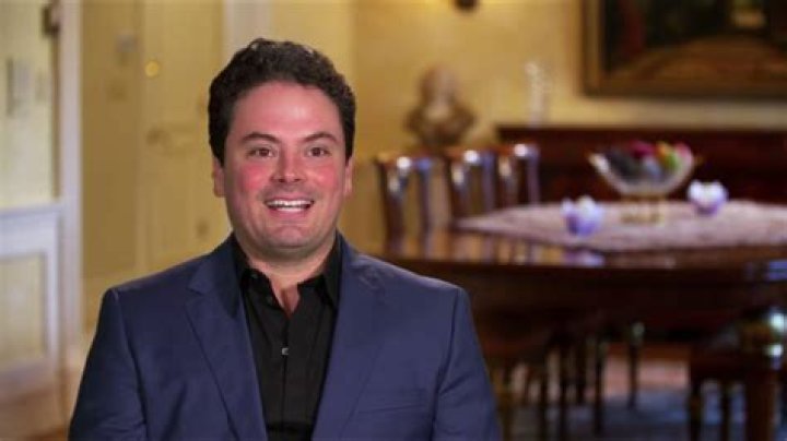 Sean Lourdes net worth: Auge Media heir travels the world, has no budget
