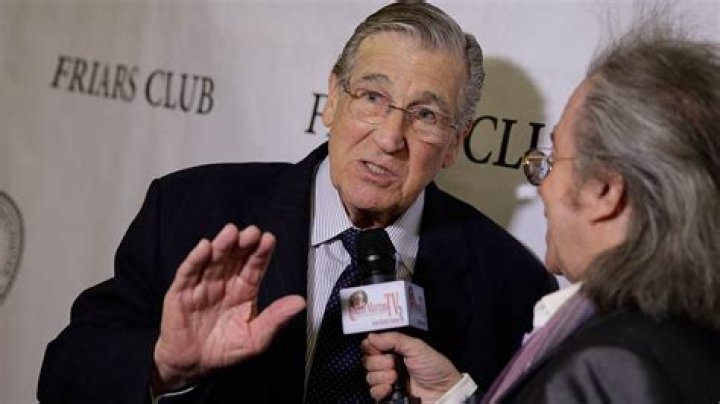 Shecky Greene, legendary standup comic, improv master and lord of Las Vegas, dies at 97