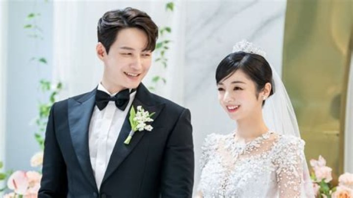 Shim Hyung Tak and Japanese wife Hirai Saya hold second wedding ceremony in Seoul; photos inside