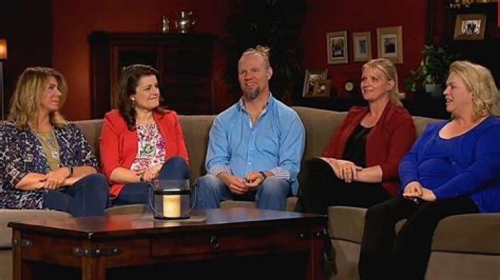 Sister Wives fans question why the Browns have moved so often