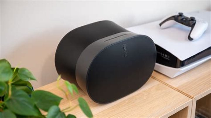 Sonos Era 300 Review: Spatial Audio Is a Game Changer