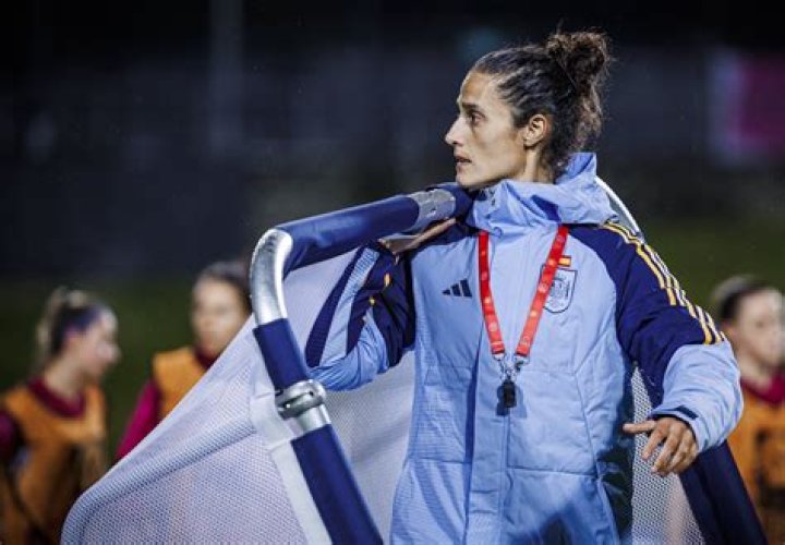 Spain players arrive at camp after Hermoso accuses federation of threatening World Cup winners