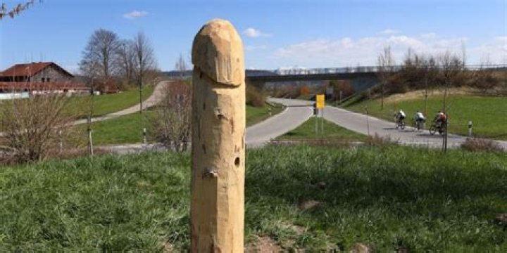 Str8Curious: How Do I Take a Good Dick Pic?