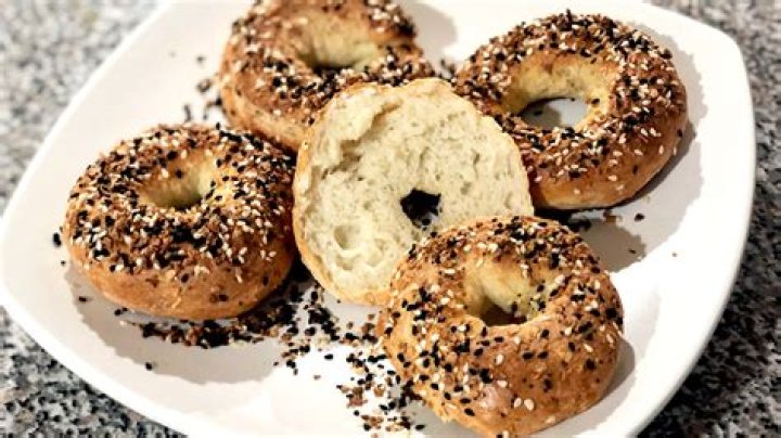Super Easy 2 Ingredient Bagel Recipe