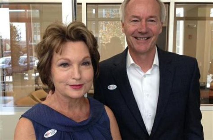 Susan Burrell Hutchinson (Asa Hutchinson’s Wife) Wiki, Age, Height, Husband, Family, Net Worth, Biography & More