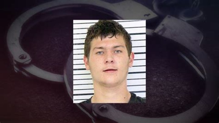 Suspect with shotgun led bi-state chase, police allege