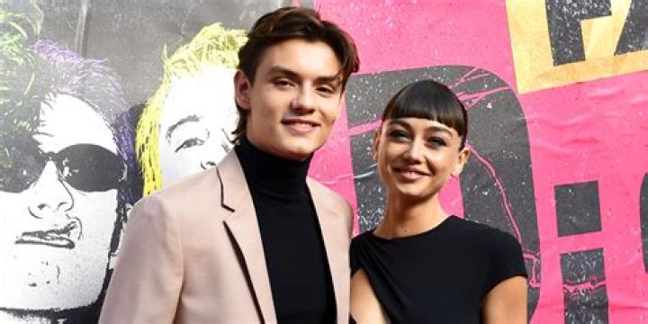 Sydney Chandler And Louis Partridge Dating Rumors Explained