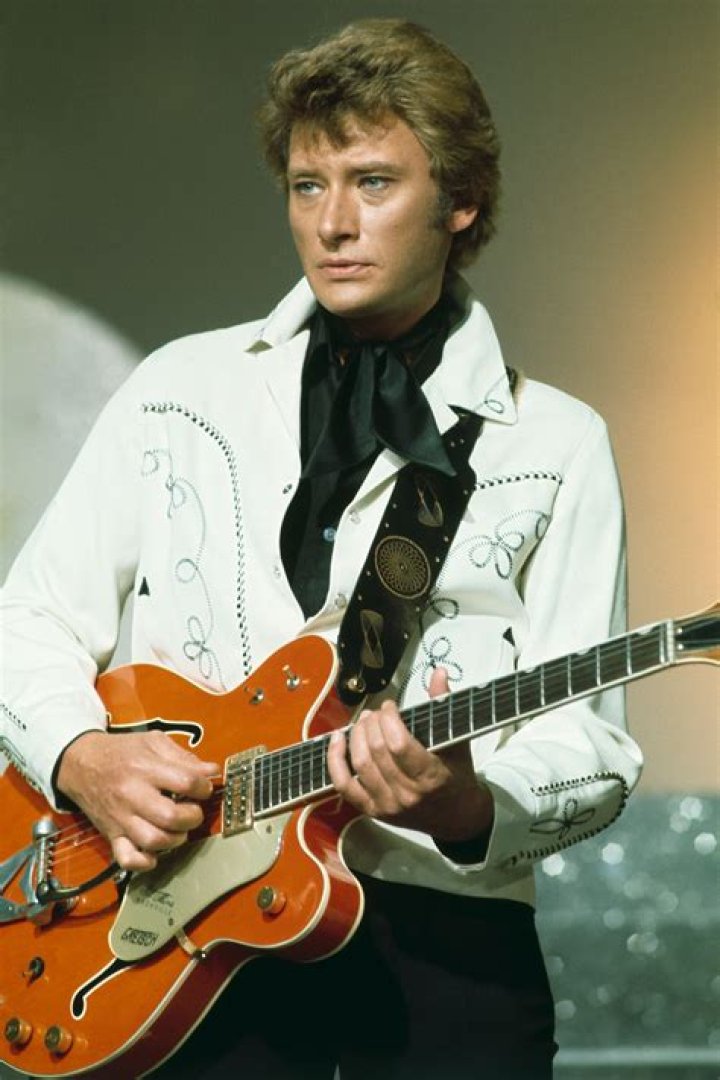 taille johnny hallyday