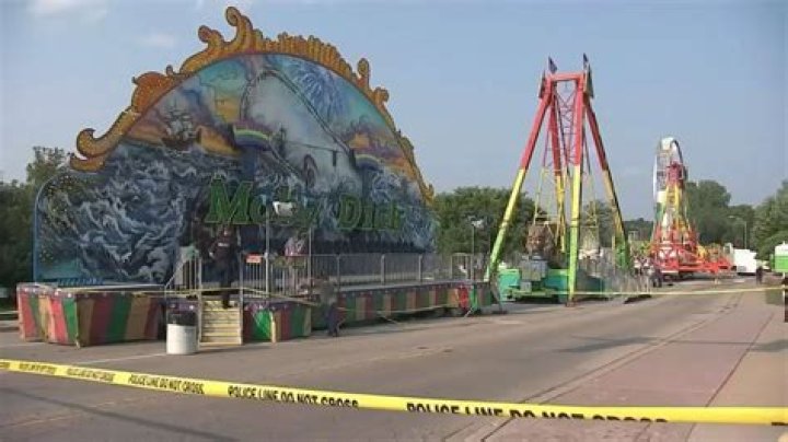 Terrified kids left screaming when Funderworld funfair ride’s power cuts out in mid-air