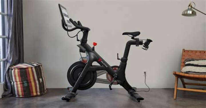 The 15 Best Gifts For Peloton Users, According To Riders