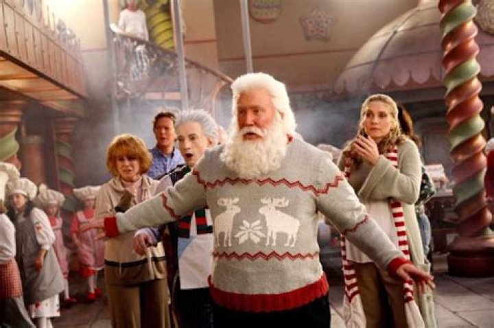 The 9 Best Ugly Christmas Sweaters In Holiday Movies To Get Inspired By — PHOTOS