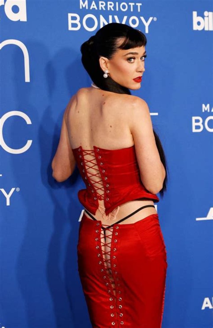 The best of celebrity butt cleavage’ fashion – The Sun