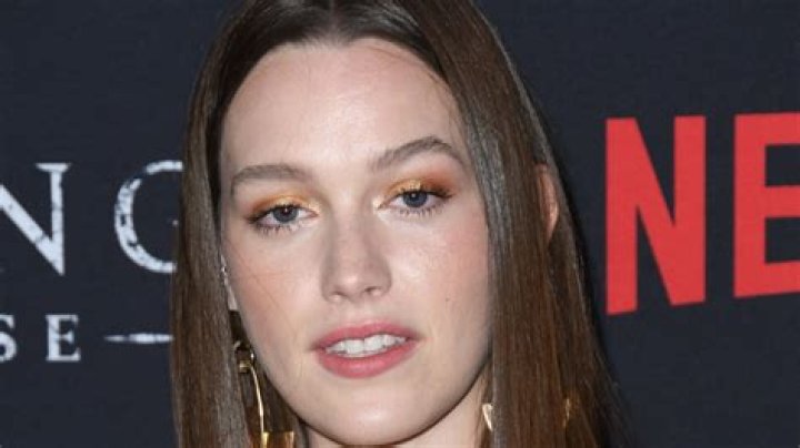 The color of Victoria Pedretti’s eyes in The Haunting of Bly Manor has got people obsessed