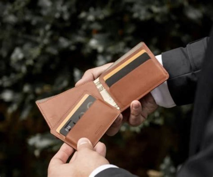 The Ekster Solution: What To Do If You Lose Your Wallet in 2024