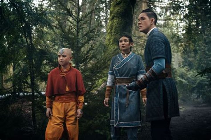 The Last Airbender Cosplay Bends With Kyoshi