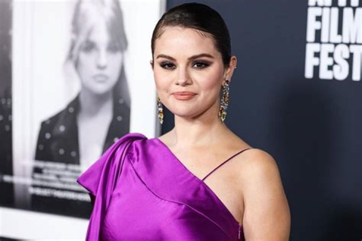 The Mystery Behind Selena Gomez’s Distinctive Vocal Change